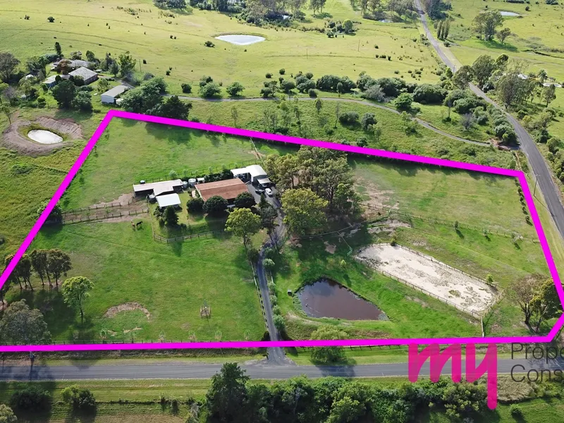 GET OUT OF TOWN! APPROX. 5ACRES!