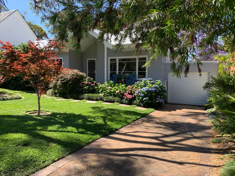 Highly unique offering In the form of an Immaculately kept/preserved 3br residence situated deep in Caringbah south - Cul de sac location.