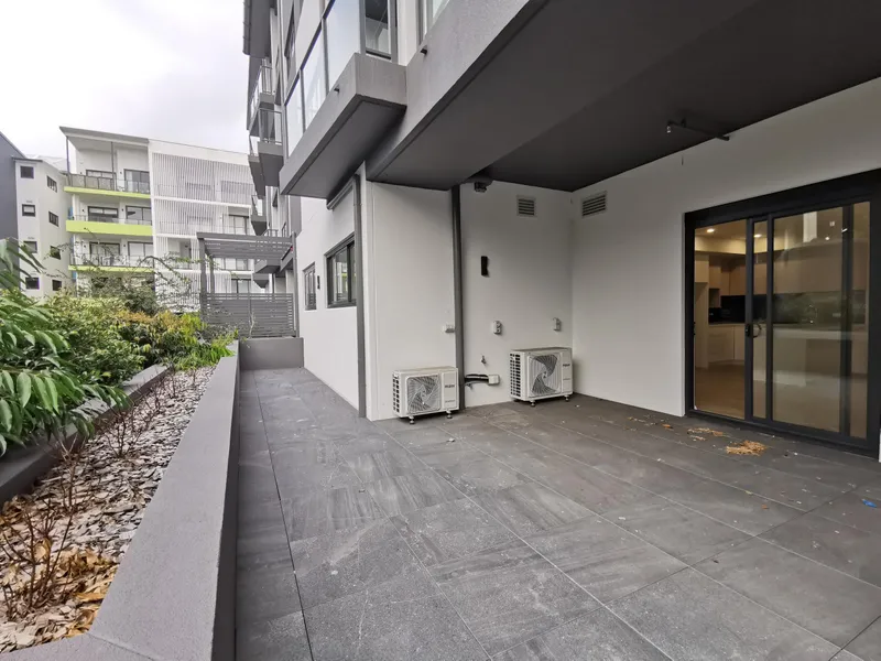 Brand new Ground floor apartment with Courtyard