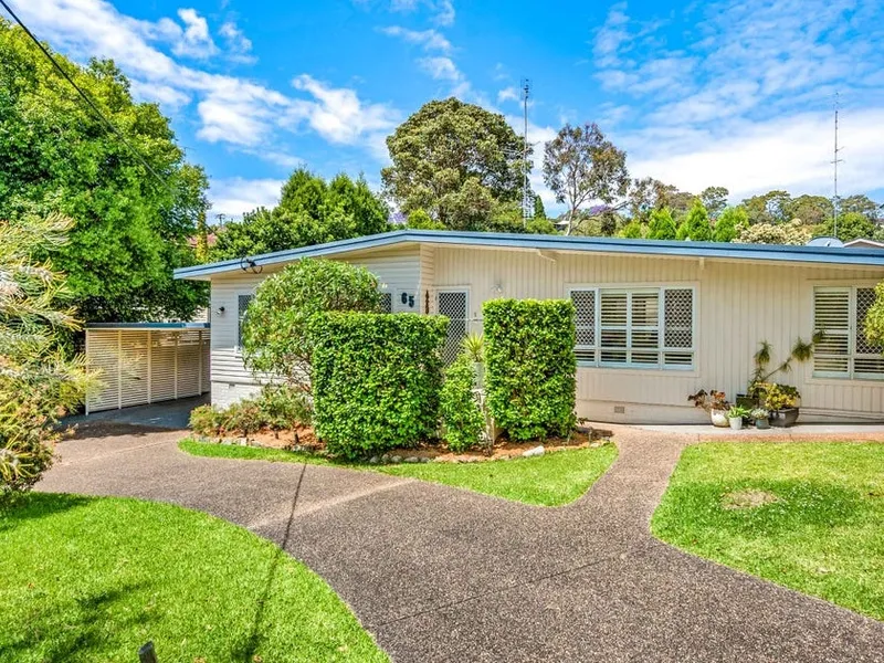 BEAUTIFULLY PRESENTED HOME IN VALENTINE