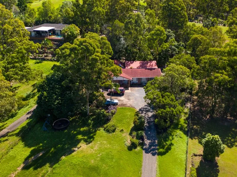 Family Entertainer. Tallai Acreage. Ideal location.