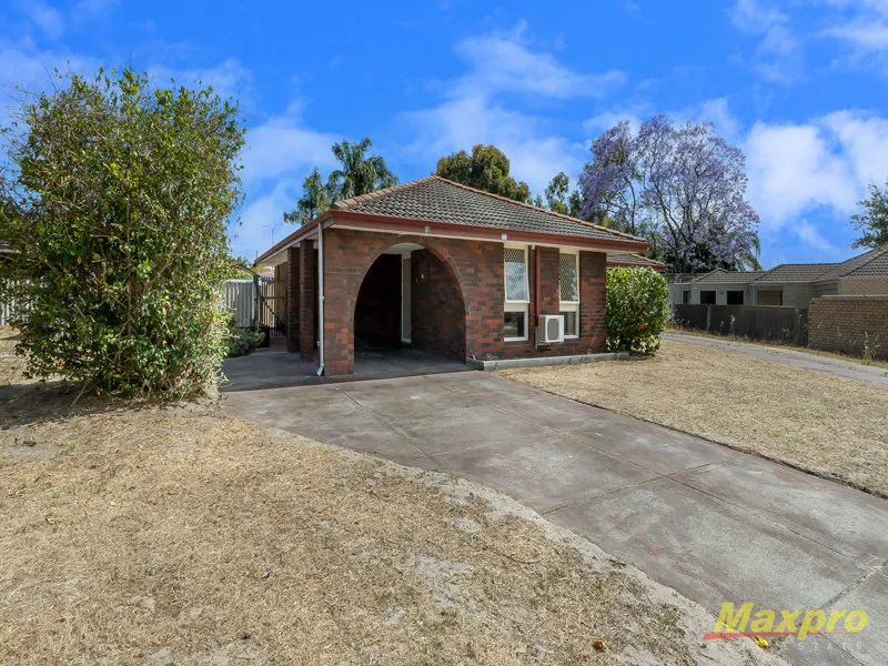 2 bedroom, 1 bathroom unit with room to move !