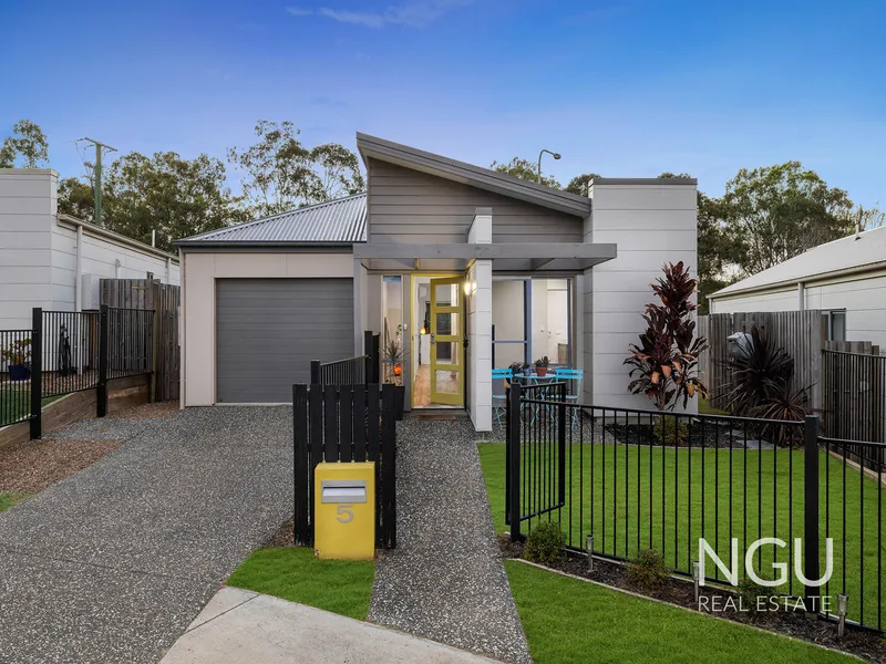 Adorable House with Convenient Layout and Location