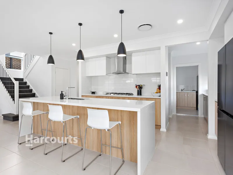 Tullimbar's Finest Home Awaits!