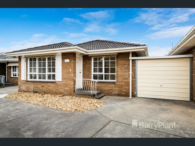 2 BEDROOM UNIT IN PRIME LOCATION!