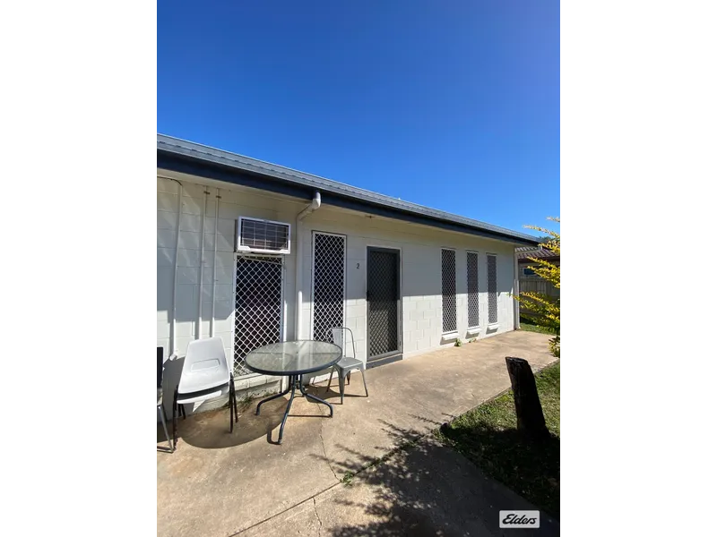 3 BEDROOM CARPETED UNIT CLOSE TO SHOPS!!!!!