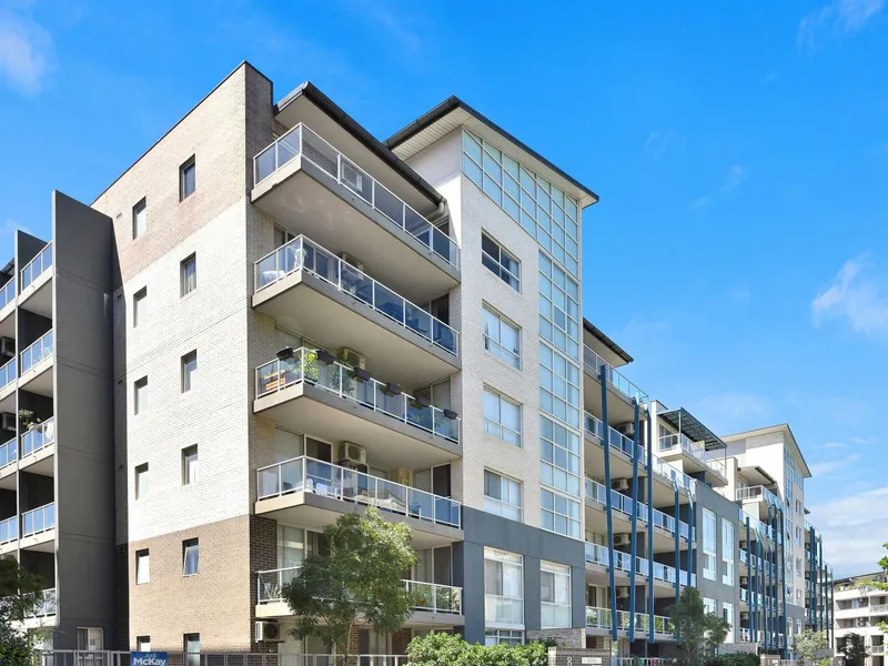 2 Bedroom plus Big Study in Homebush West Available Now