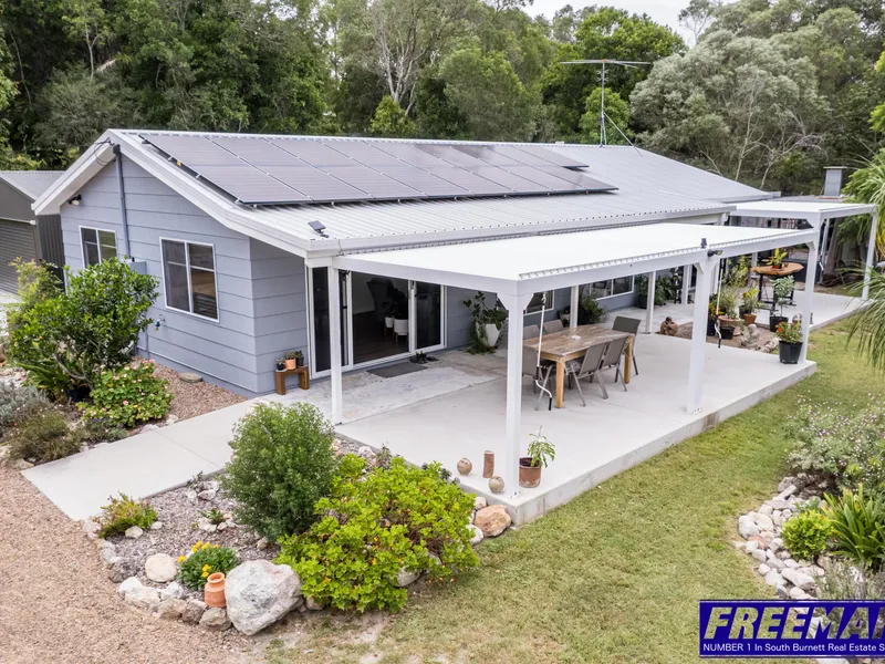 Exclusive Private Retreat - Amazing Renovation on 6.67 Acres Close to Town