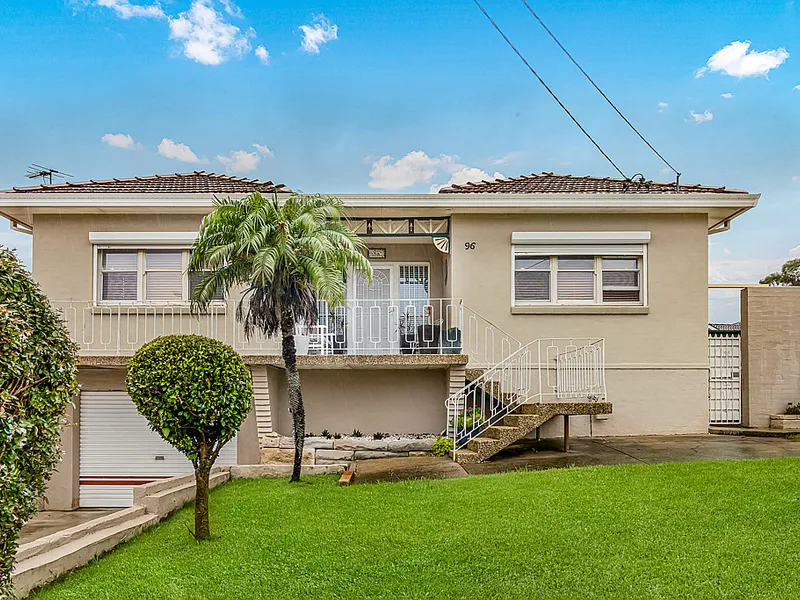 Elevated square block on 919sqm