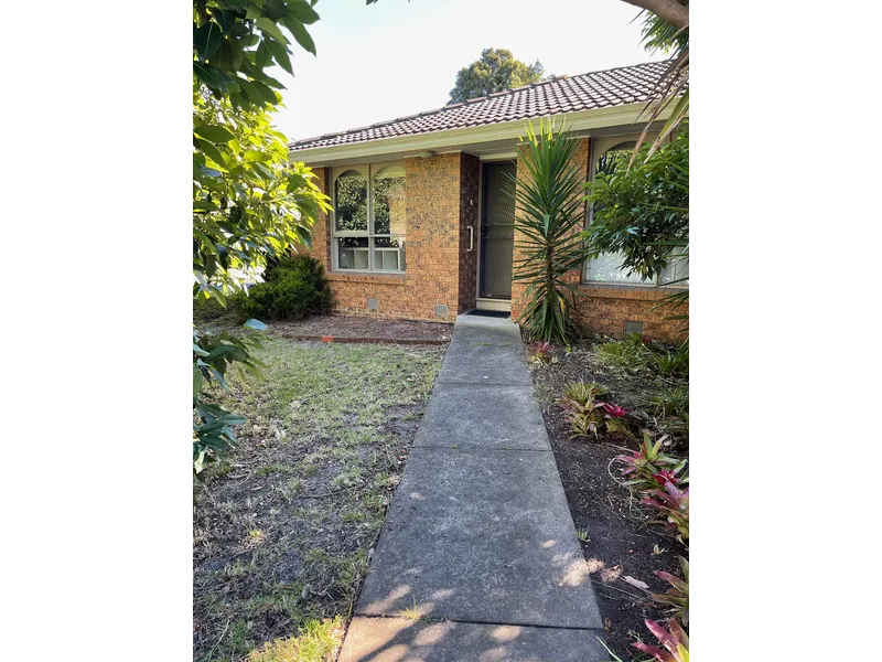 Unit in Superb Location!