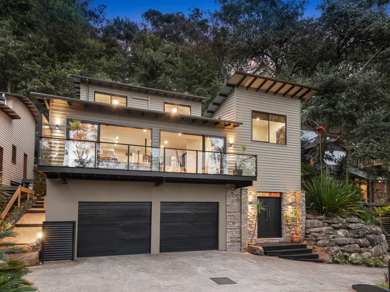 Contemporary family retreat, peaceful cul-de-sac setting