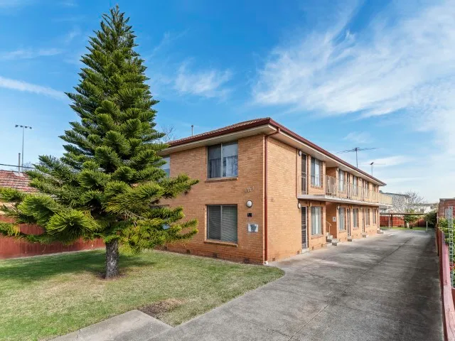 Well presented apartment in quiet block