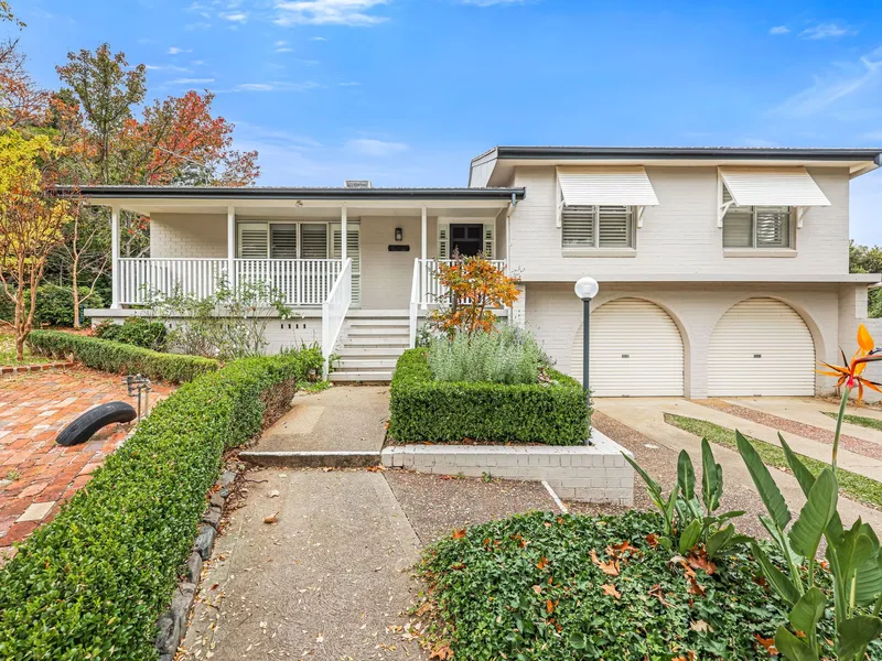 Modernised Four Bedroom Family Home in Prized East Tamworth Location