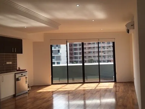 Modern one bedroom unit in convenient location!