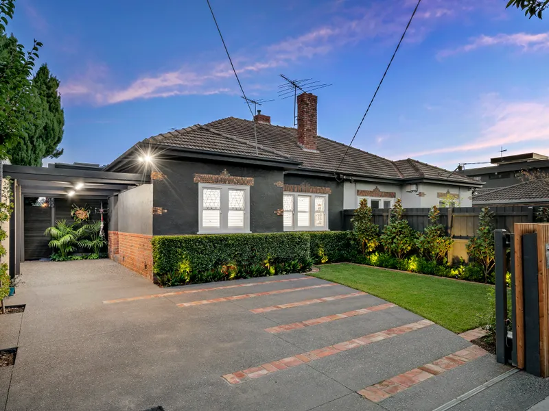 Captivating Charm with Contemporary Class