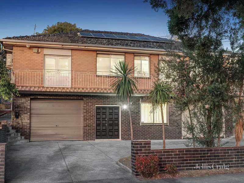 Self-contained living, DD08 location and city views