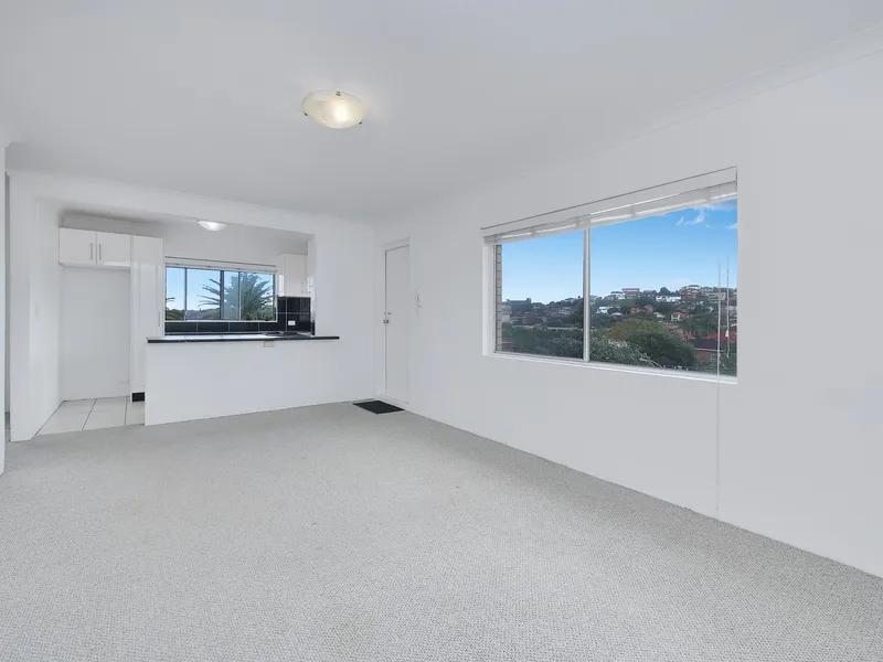 Beachside Two Bedroom Apartment with Parking