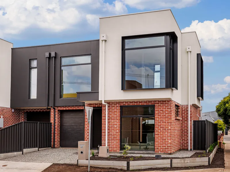 Stunning Brand New Built Home