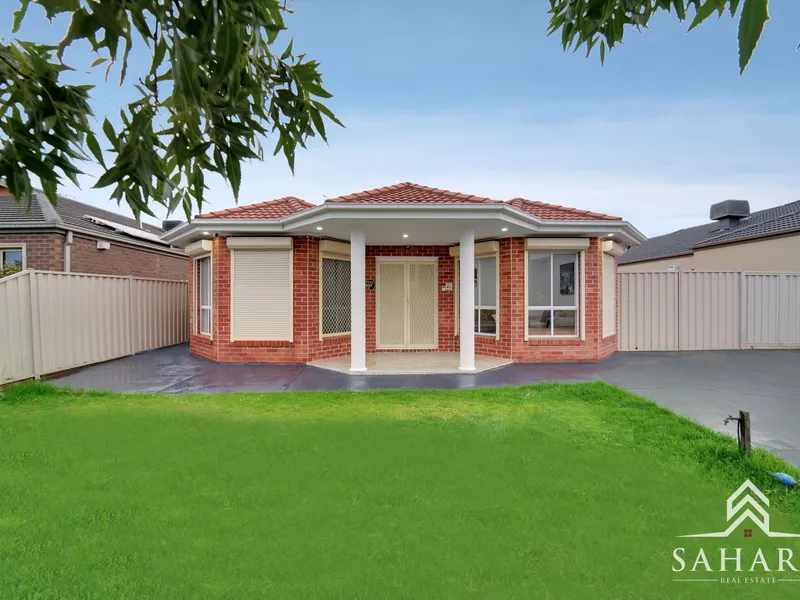 Spacious & Stylish 4 Bedroom Family Home in Heart of Taylors Hill