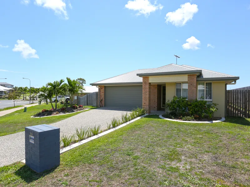 FULLY AIR CONDITIONED HOME IN PREMIER VISTA ESTATE