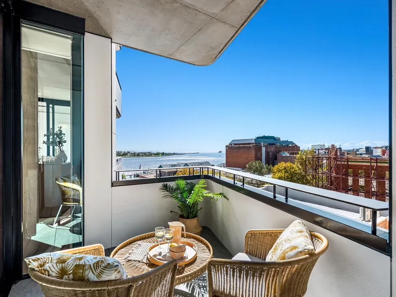 Location and lifestyle with stunning views in the Newcastle CBD