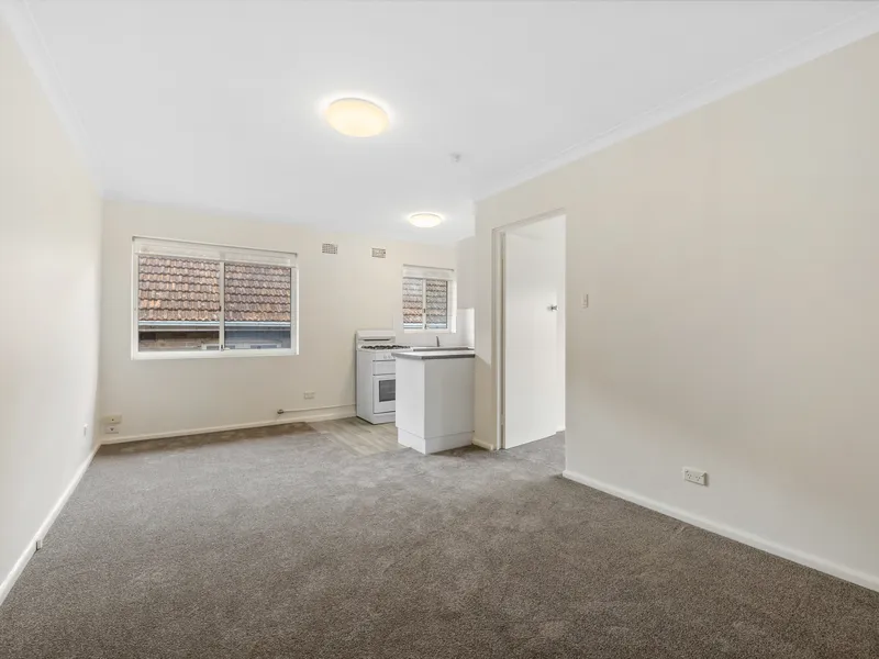 Updated Apartment, Moments to Mosman village