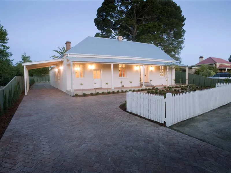 Furnished Rental A Short Walk from Hahndorf Main Street