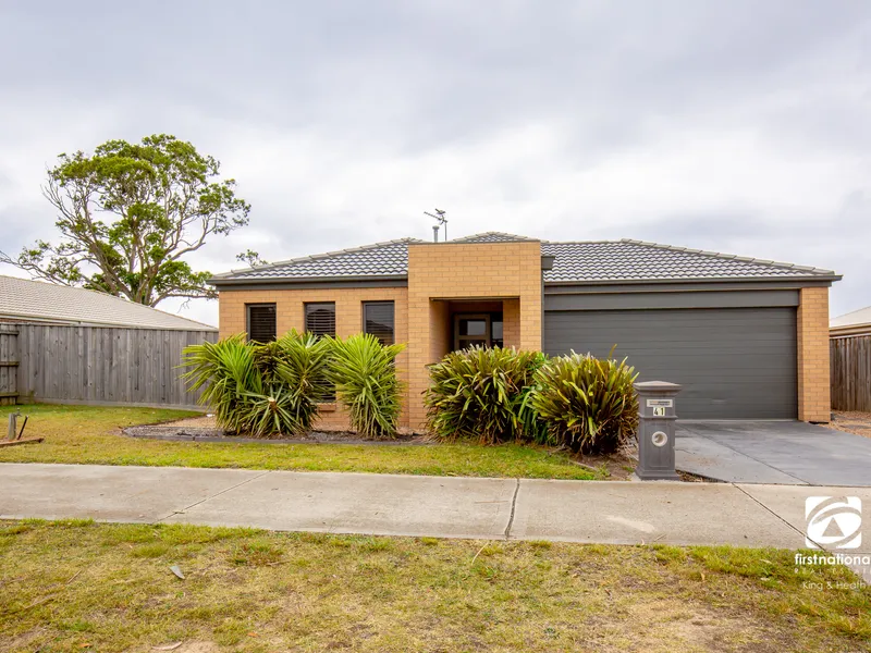 QUALITY OPEN PLAN HOME, LOW MAINTENANCE BLOCK