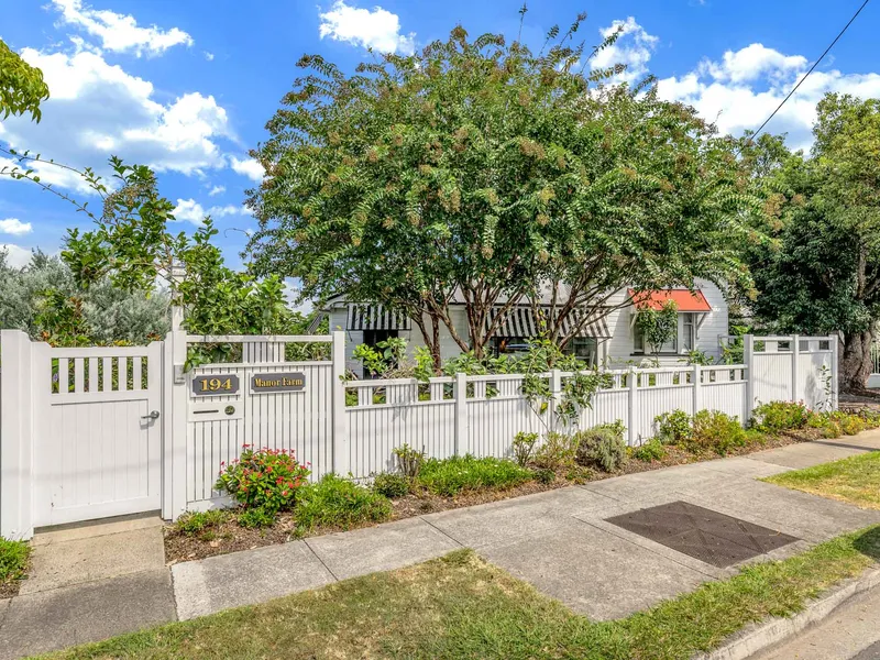 Grand Queenslander with Sweeping City Views on an 843m2 corner block