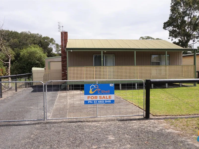 CENTRAL LOCATION WITHIN A SHORT STROLL TO WATERS EDGE!