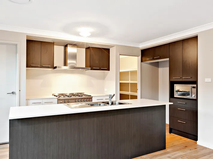 Flexible family living in prime central setting