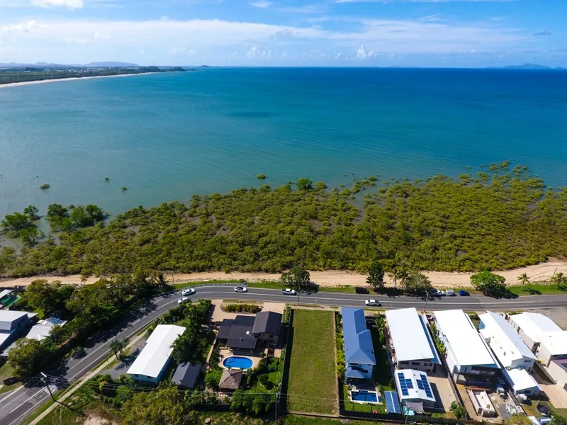 FABULOUS SEA & ISLAND VIEWS OCEAN FRONTAGE VACANT HOME SITE