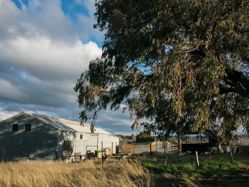 Expansive block in the heart of Yass