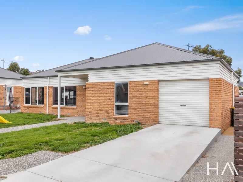 Spacious Near New Villa in Historic Town