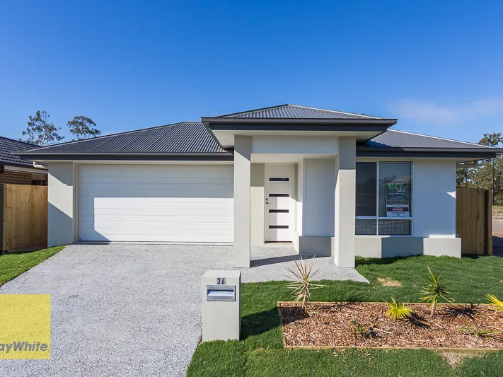 FAMILY HOME IN FLAGSTONE ESTATE!