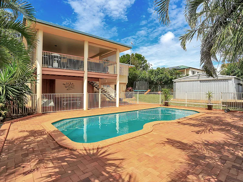 TWO STOREY FAMILY HOME WITH MULTIPLE LIVING & ENTERTAINING SPACES + SHED & INGROUND POOL! 