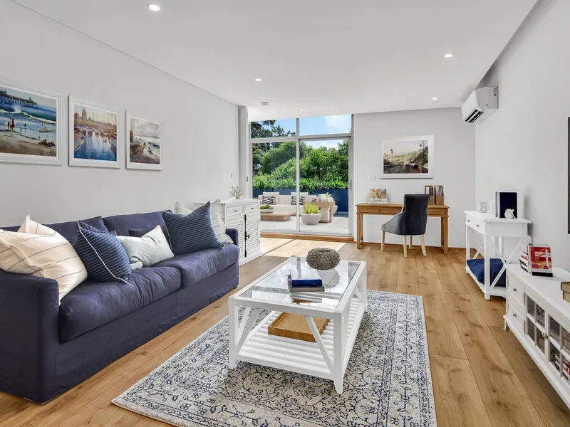 Oversized 1 Bedroom Apartment with Private Sunny terrace