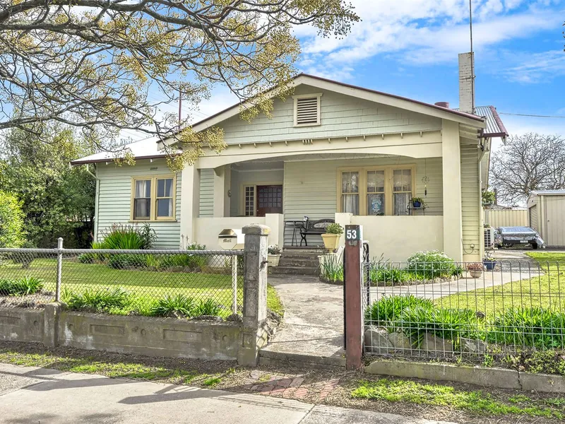 Sophisticated & Central Californian Bungalow