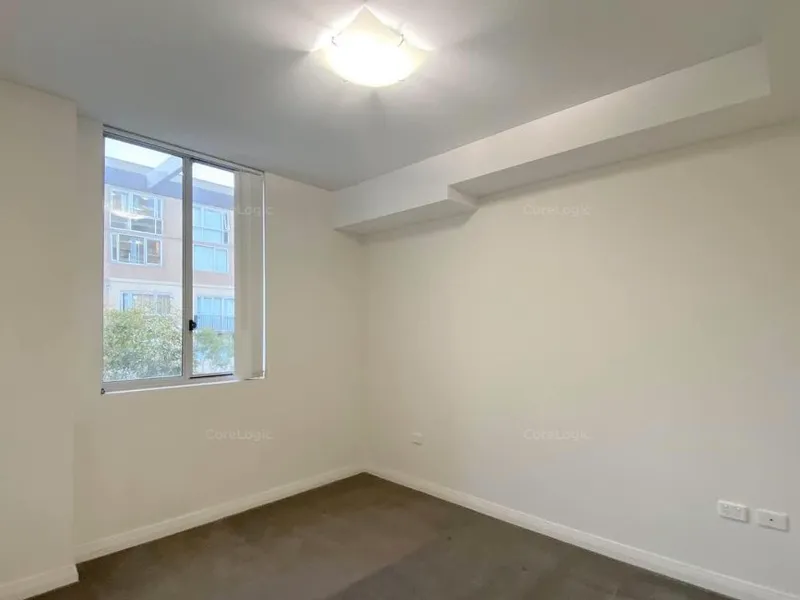 Stunning 2 bedroom apartment next to Mascot Station