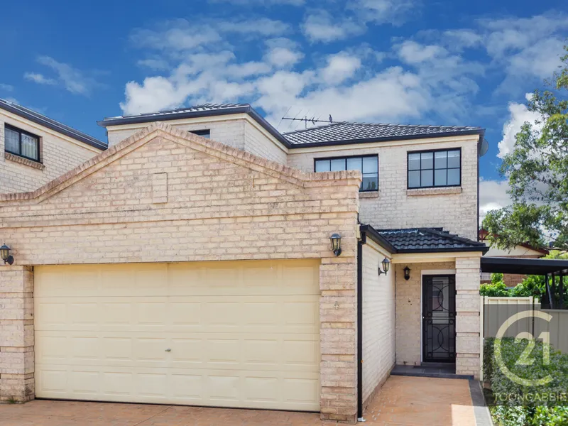 Impeccable & Modern 4 Bedroom Home, Must Sell!