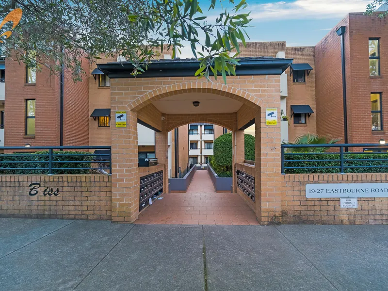 Ground floor with huge courtyard 2 bedroom apartment.