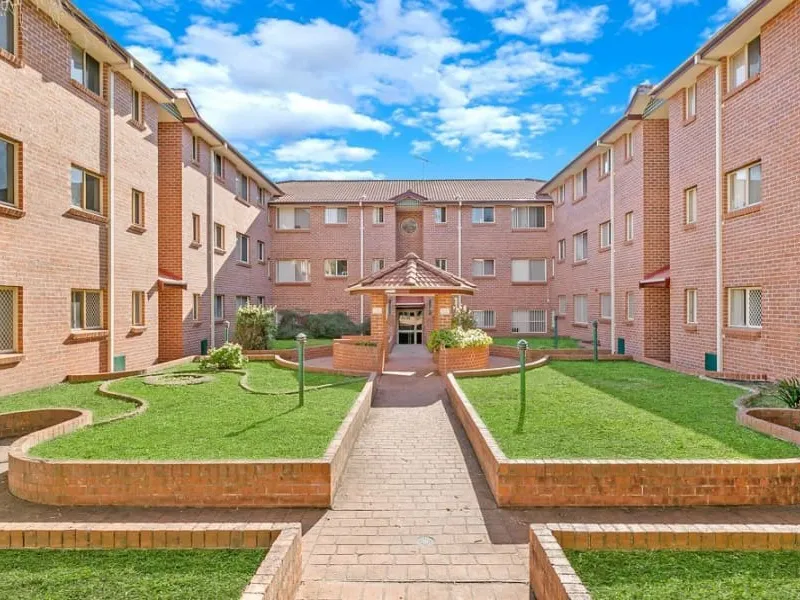 Oversized 129Sqm apartment