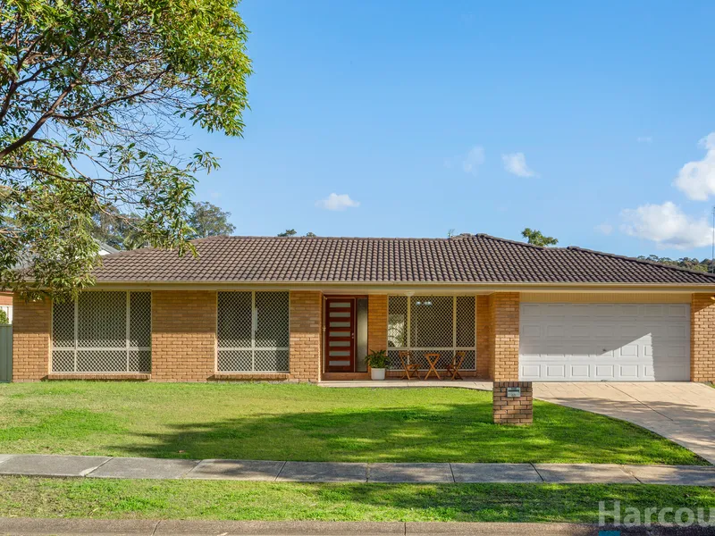 Sunlit family sanctuary between parks and shops