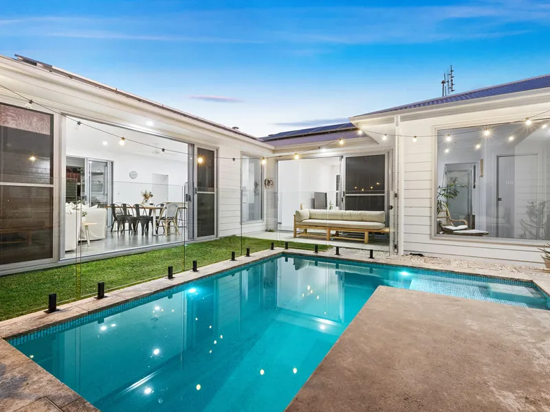 Peace, Privacy and Perfect Family Living, 500m From the Beach