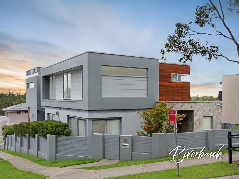 Architecturaly Designed - Modern Appeal - Three Street Frontage!