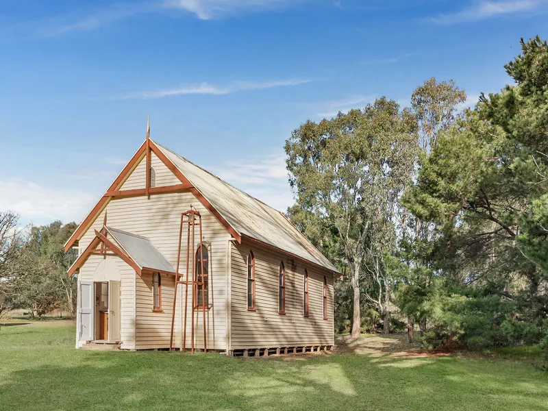 Beautiful Historic Canvas - Immense Lakeside Potential