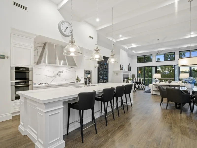 Luxury Hampton's Style Main River Mansion on 2246sqm