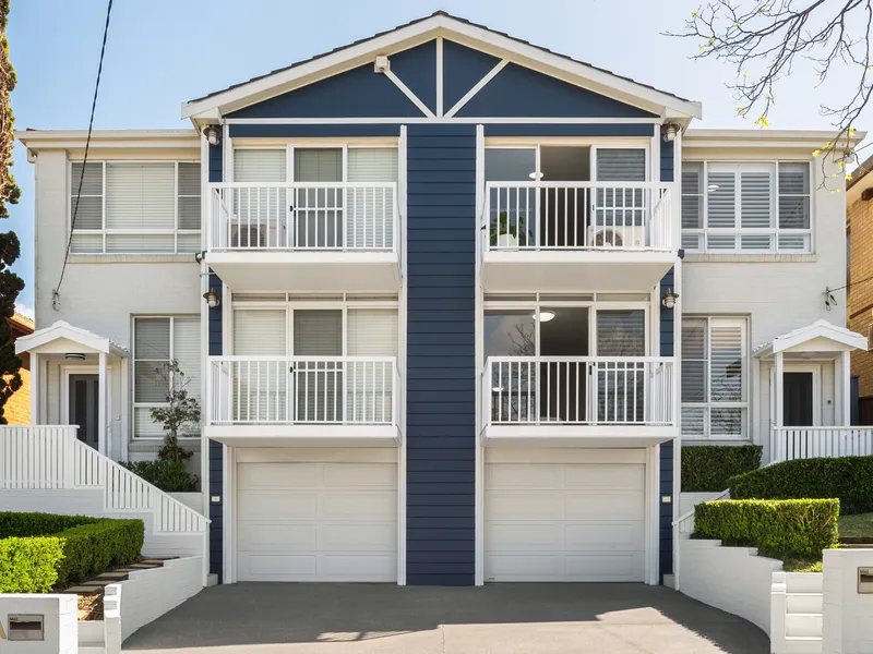 Double brick, Hamptons inspired Torrens Title Family Home