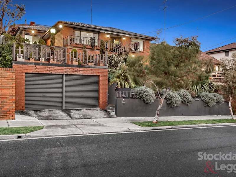 Family Home & Beautiful Valley Views