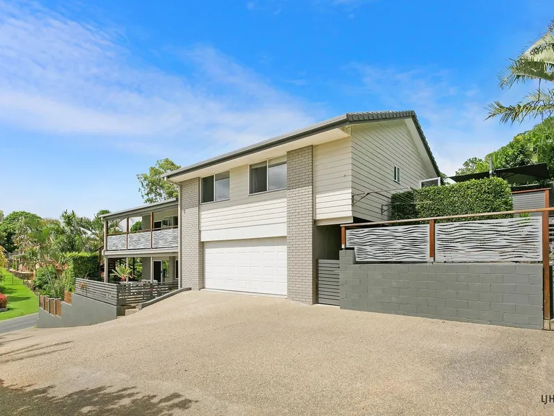 Elevated Dual Living Home With Stunning Lake Views